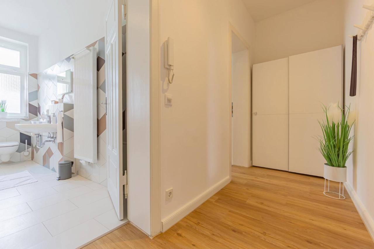 Modernes Apartment - Zentral, Ruhig, Wlan, Netflix, Kueche, Schreibtisch, Parkplatz, Waschtrockner Cottbus Eksteriør billede