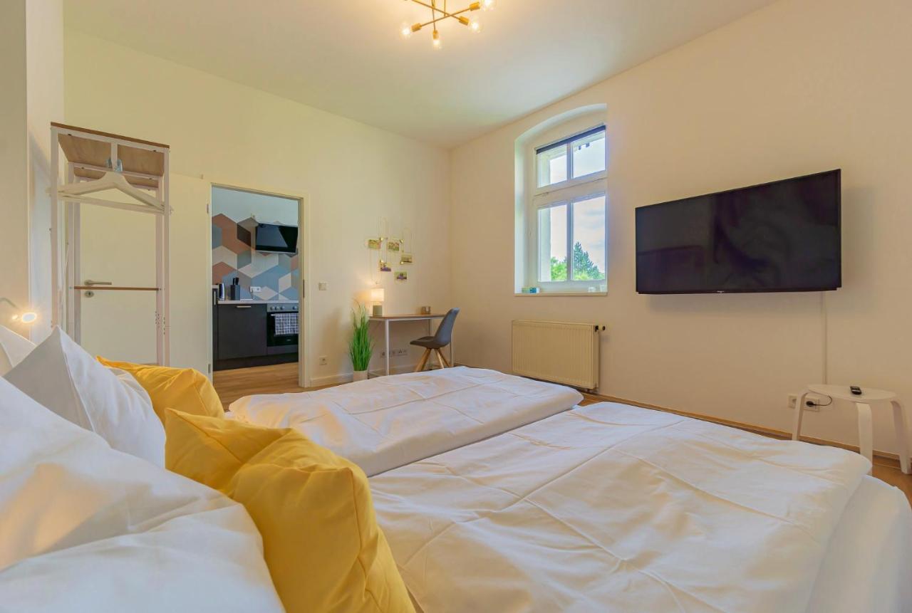 Modernes Apartment - Zentral, Ruhig, Wlan, Netflix, Kueche, Schreibtisch, Parkplatz, Waschtrockner Cottbus Eksteriør billede
