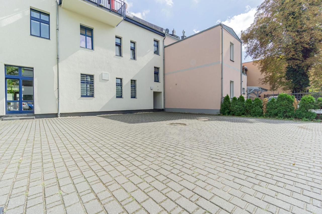 Modernes Apartment - Zentral, Ruhig, Wlan, Netflix, Kueche, Schreibtisch, Parkplatz, Waschtrockner Cottbus Eksteriør billede